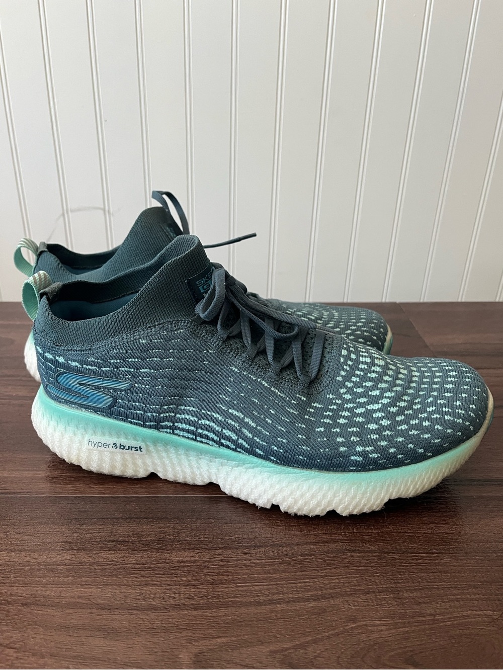 Skechers GO Run Max Road 4 sneakers breathable teal knit mesh